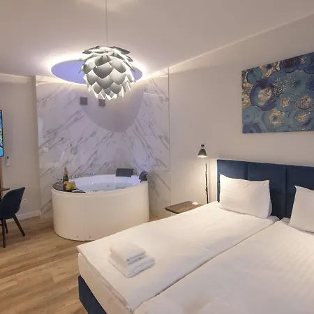 Provenir Kwiatowa 5 * Poznań