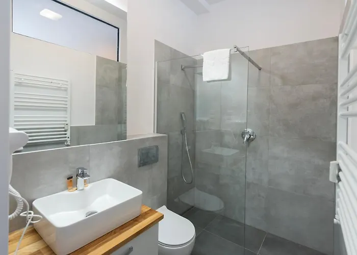 Provenir Kwiatowa 5 Познань