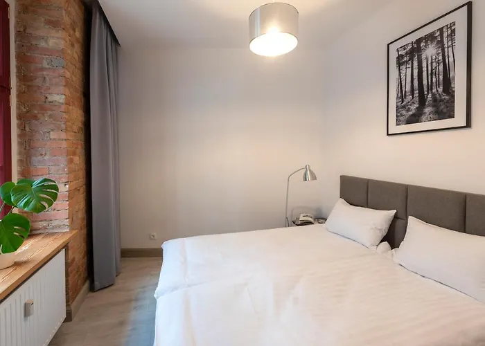 Provenir Kwiatowa 5 * Познань