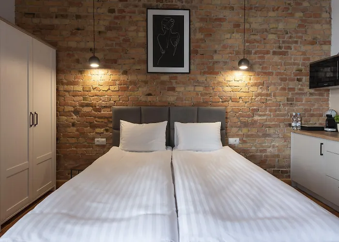 Provenir Kwiatowa 5 * Познань